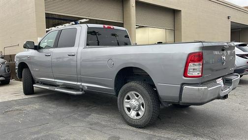 2022 RAM 2500 Big Horn Crew Cab 4x4 8' Box