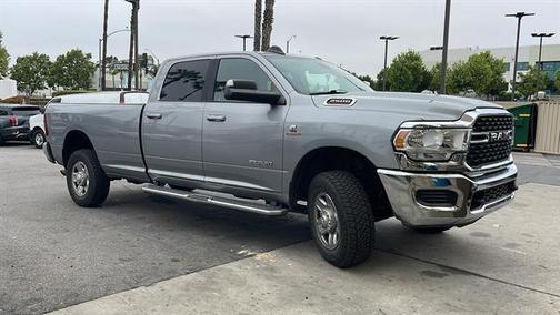 2022 RAM 2500 Big Horn Crew Cab 4x4 8' Box