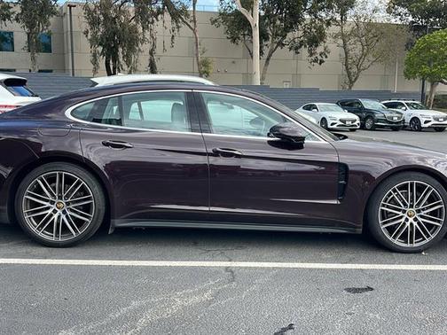 2022 Porsche Panamera Platinum Edition