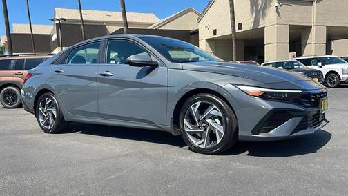 2025 Hyundai ELANTRA SEL