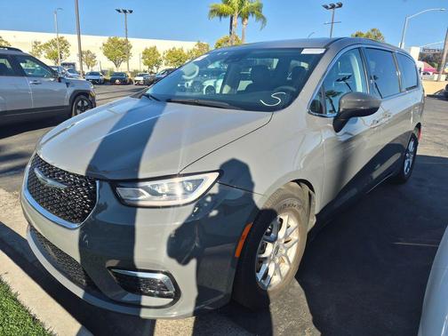 Ceramic Gray Clearcoat 2023 Chrysler Pacifica Touring L