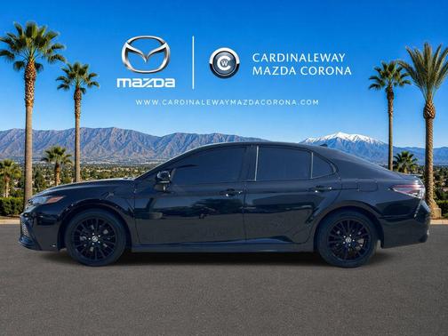 Midnight Black Metallic 2022 Toyota Camry SE
