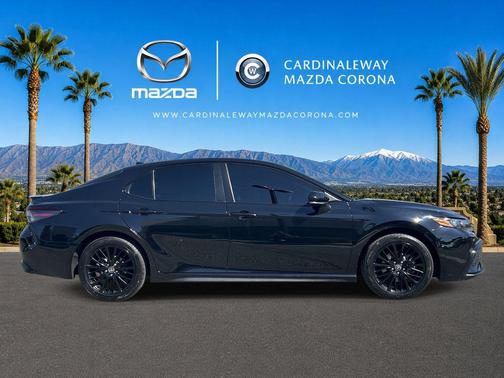 Midnight Black Metallic 2022 Toyota Camry SE