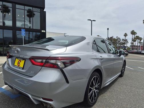 Celestial Silver Metallic 2024 Toyota Camry SE