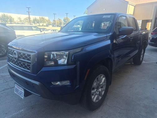 Deep Blue Pearl 2022 Nissan Frontier SV