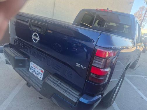 Deep Blue Pearl 2022 Nissan Frontier SV