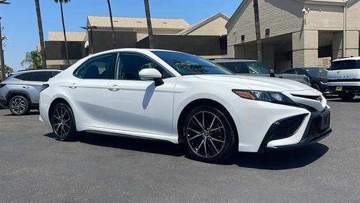 2022 Toyota Camry SE