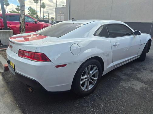 Summit White 2015 Chevrolet Camaro 1LT