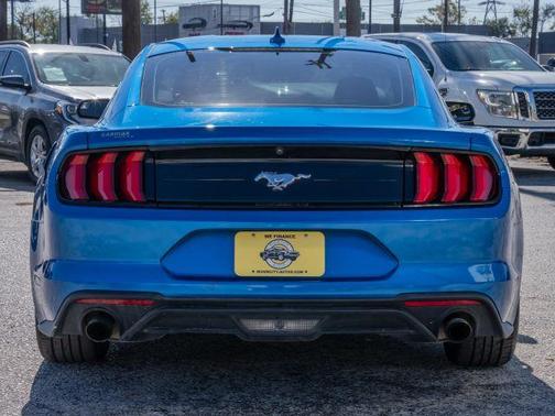 2020 Ford Mustang EcoBoost