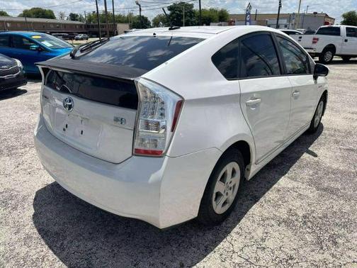 2010 Toyota Prius III