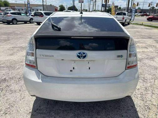 2010 Toyota Prius III