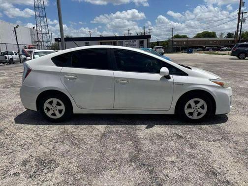2010 Toyota Prius III