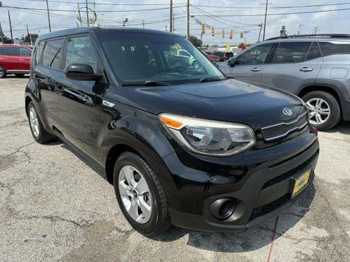 Black 2018 Kia Soul Base