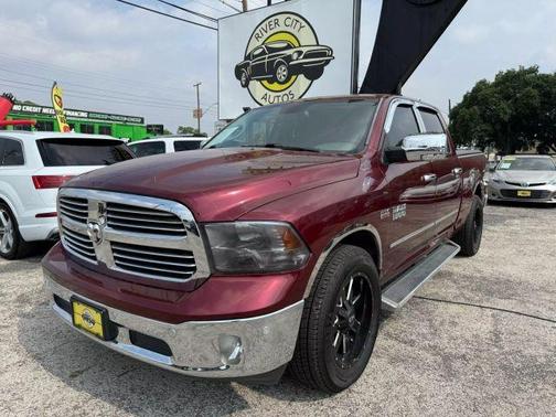 2016 RAM 1500 SLT