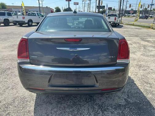 2018 Chrysler 300 Touring
