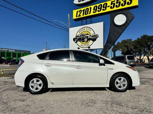2010 Toyota Prius III