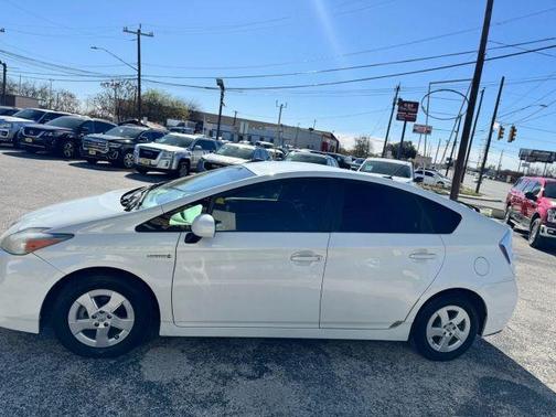 2010 Toyota Prius III