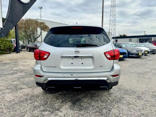 2019 Nissan Pathfinder SV