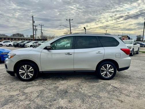 2019 Nissan Pathfinder SV