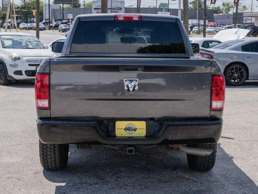 2018 RAM 1500 ST