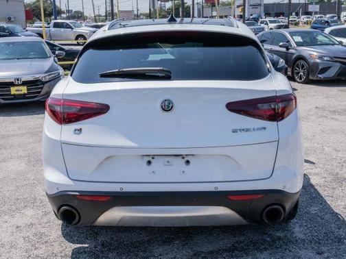 2018 Alfa Romeo Stelvio Base