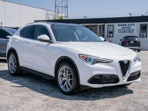 2018 Alfa Romeo Stelvio Base