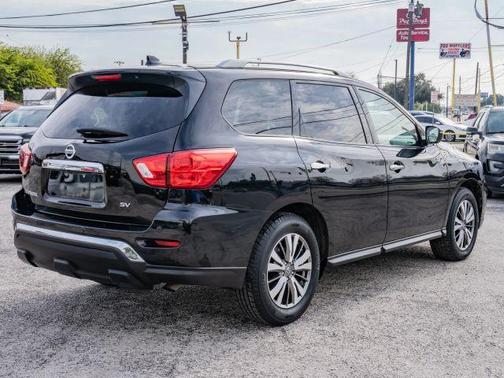 2019 Nissan Pathfinder SV