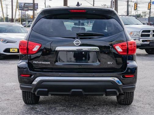 2019 Nissan Pathfinder SV