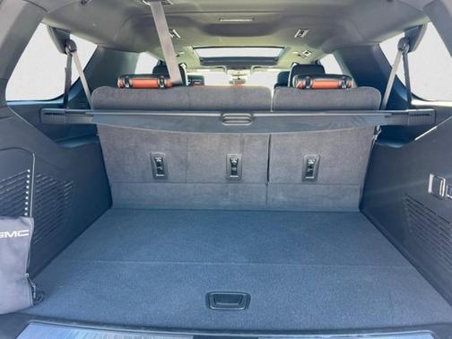 White Frost Tricoat 2024 GMC Yukon XL Denali Ultimate