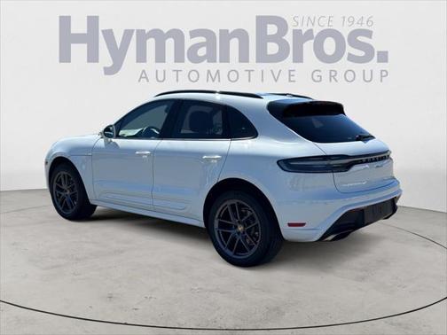 2023 Porsche Macan Base