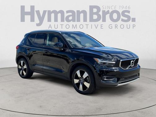 2019 Volvo XC40 T5 Momentum