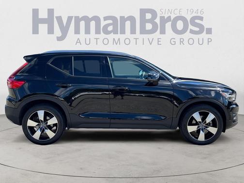 2019 Volvo XC40 T5 Momentum