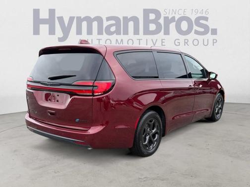 2022 Chrysler Pacifica Hybrid Touring L