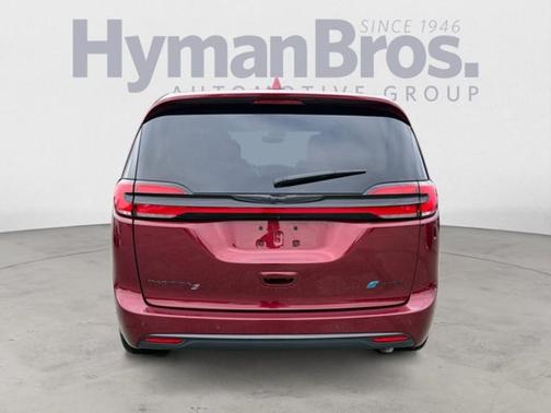 2022 Chrysler Pacifica Hybrid Touring L