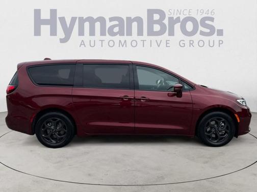 2022 Chrysler Pacifica Hybrid Touring L