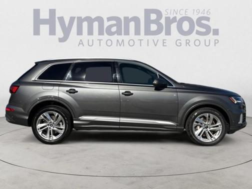 Samurai Gray Metallic 2024 Audi Q7 45 Premium Plus