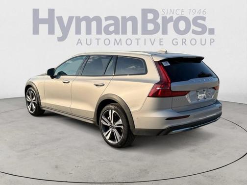2025 Volvo V60 Cross Country Plus, B5 AWD Gas (mild hybrid)