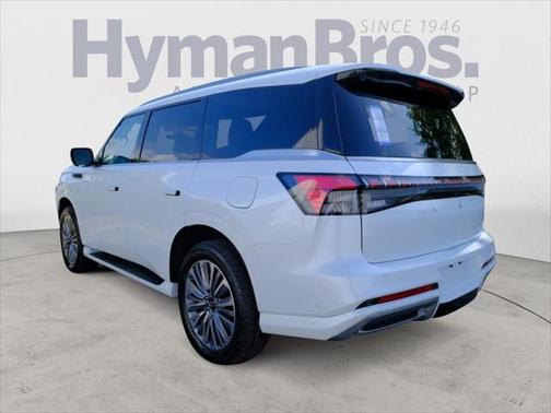 2025 INFINITI QX80 Luxe