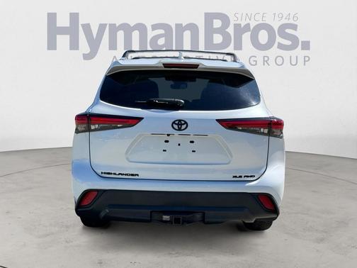 Wind Chill Pearl 2022 Toyota Highlander XLE