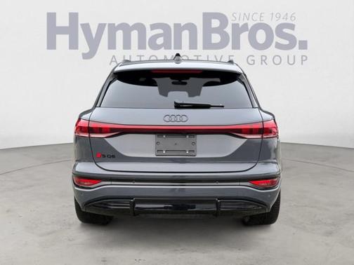 2025 Audi SQ6 e-tron Prestige quattro