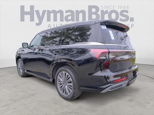 2025 INFINITI QX80 Luxe