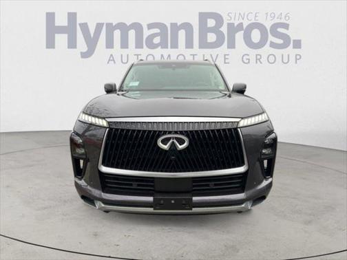 2025 INFINITI QX80 Luxe