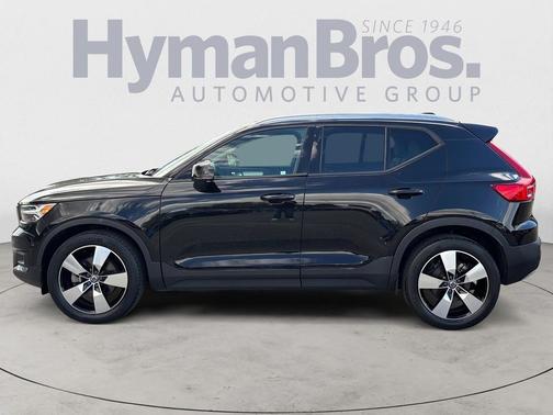 2021 Volvo XC40 T5 Momentum