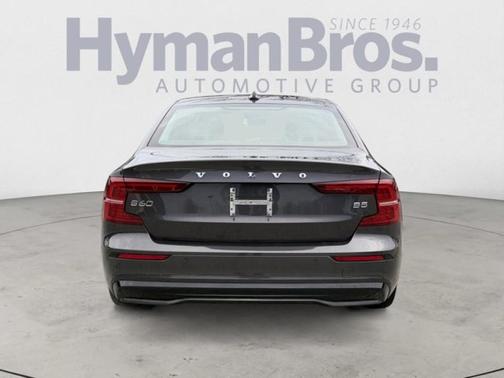 2023 Volvo S60 B5 Core Dark Theme