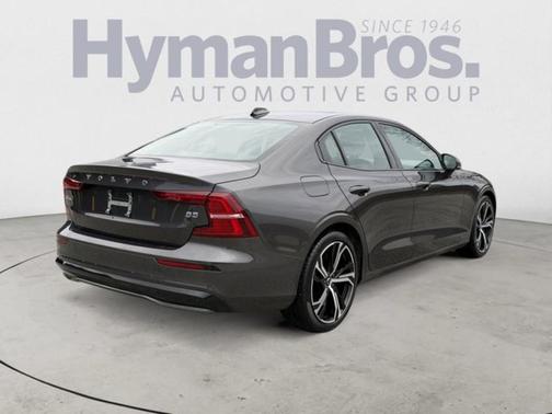 2023 Volvo S60 B5 Core Dark Theme