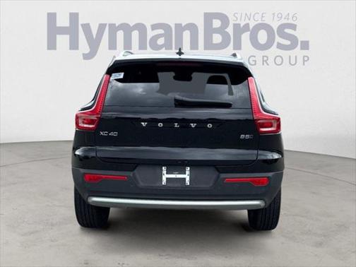 2025 Volvo XC40 B5 Plus Bright Theme