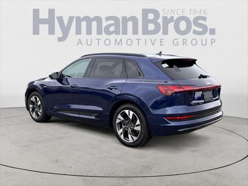2022 Audi e-tron Premium Plus