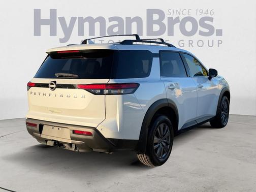 Everest White Pearl Tricoat 2025 Nissan Pathfinder SV FWD