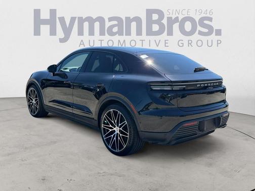 Jet Black Metallic 2025 Porsche Macan Macan Electric 4