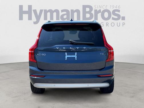 2022 Volvo XC90 T6 Momentum
